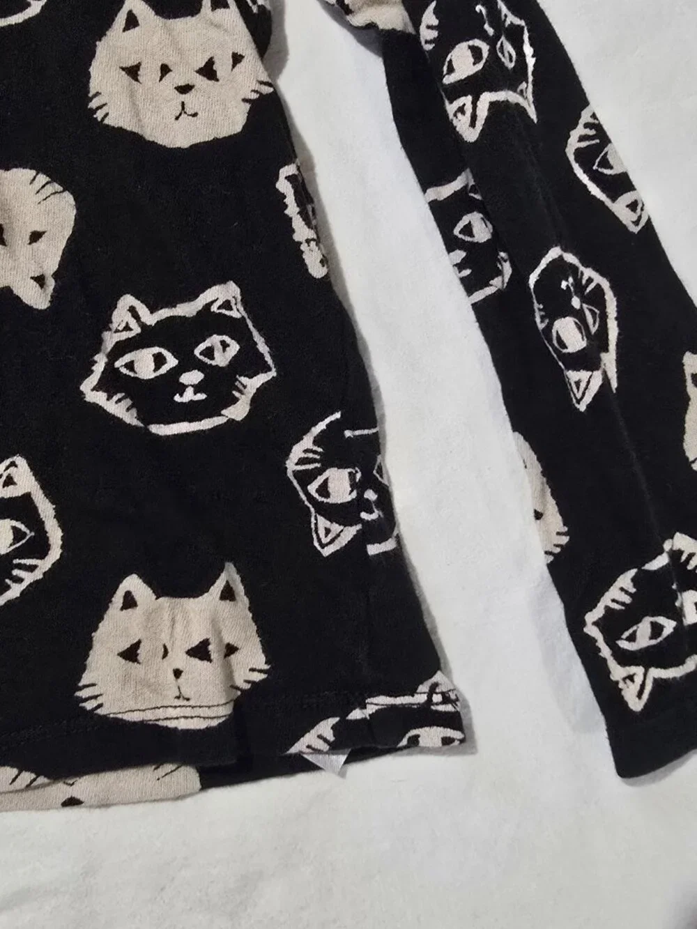 Old Navy Black Cat Print Long Sleeve Top – Softest Tee Girls Size Medium (8)